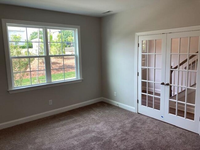 Building Photo - 543 Bistle Drive - Bev Roberts Rentals and...