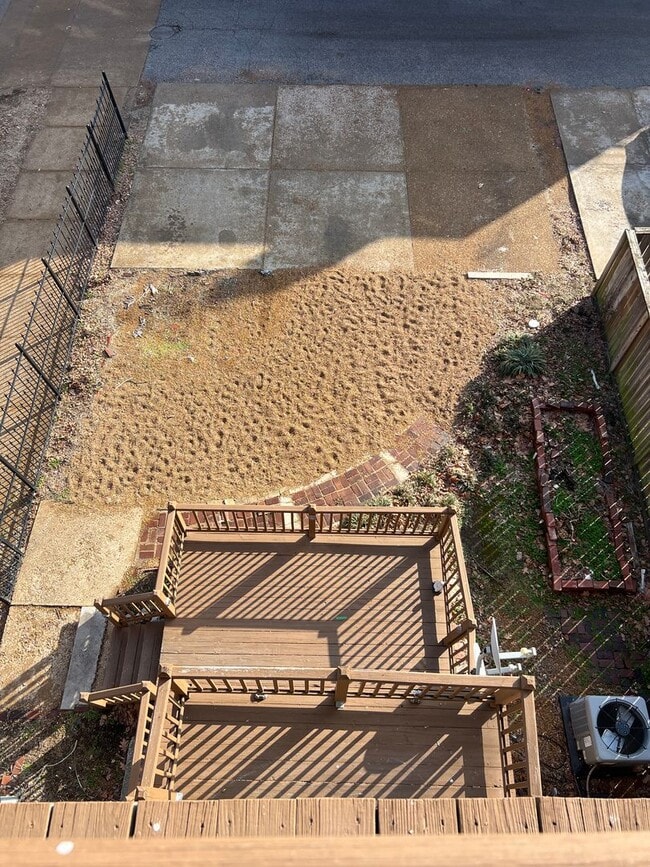 Building Photo - 2300 S 9th St