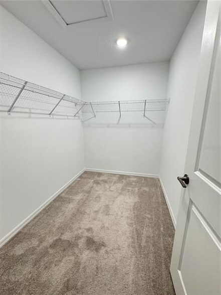 Building Photo - 1304 Drake Rdg Dr