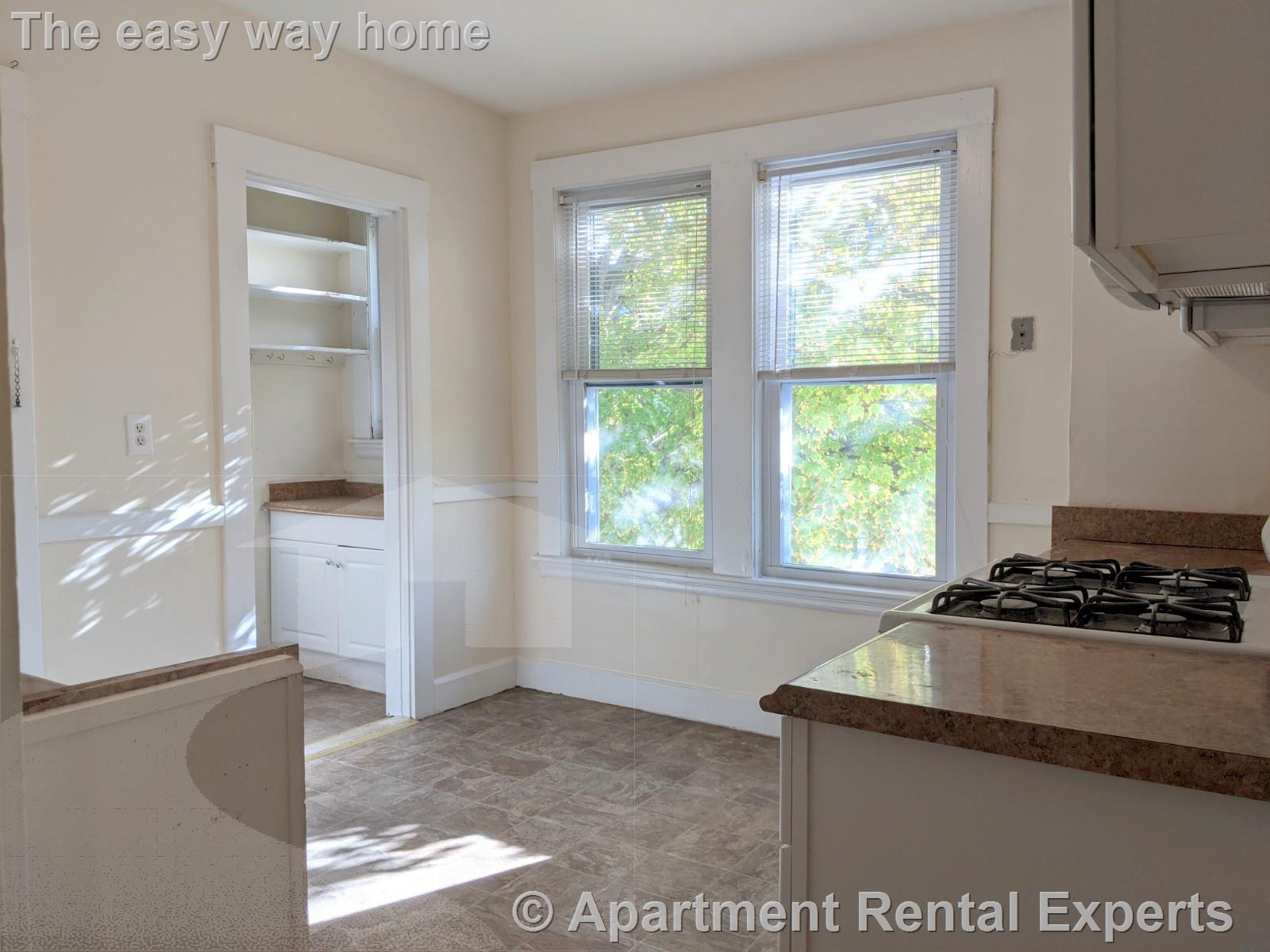 Building Photo - 18 Sanborn Ave