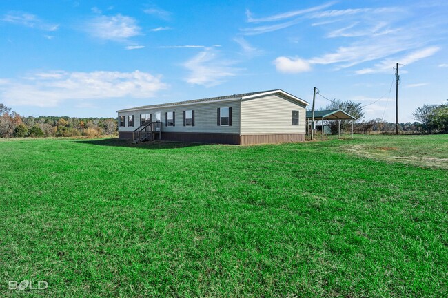 Building Photo - Country LIving!!