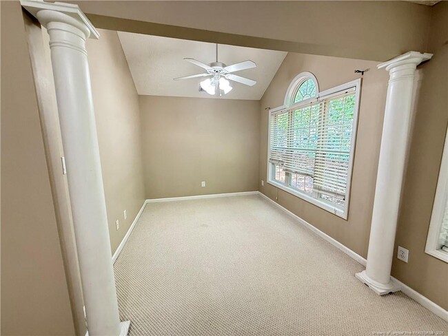 Building Photo - 89 Harborview Dr