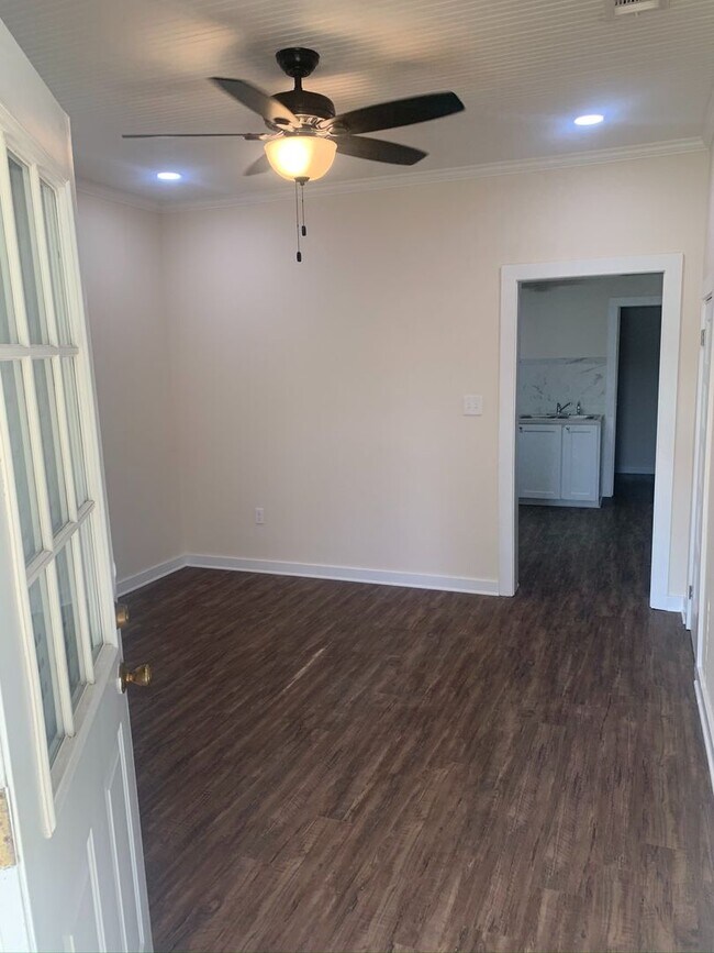 Building Photo - 2 Bedroom House in Port Allen