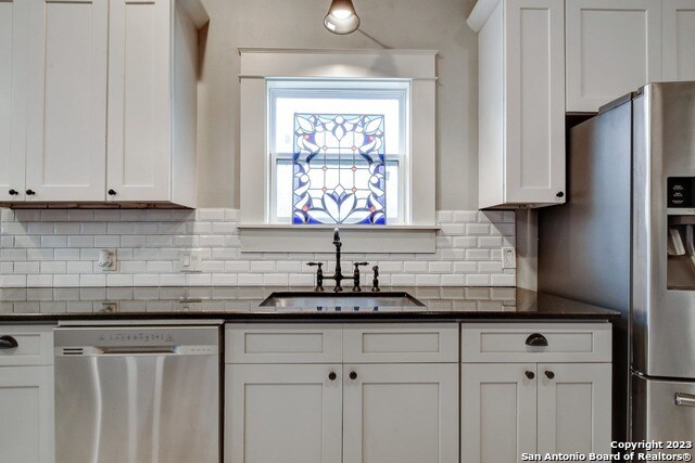 Building Photo - 612 Hunstock Ave