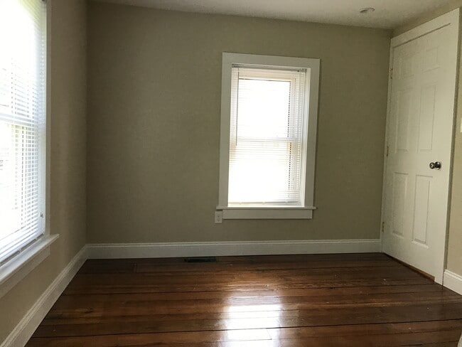 Building Photo - 9050 Easton Rd