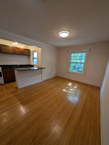 Building Photo - 39 Rutgers St