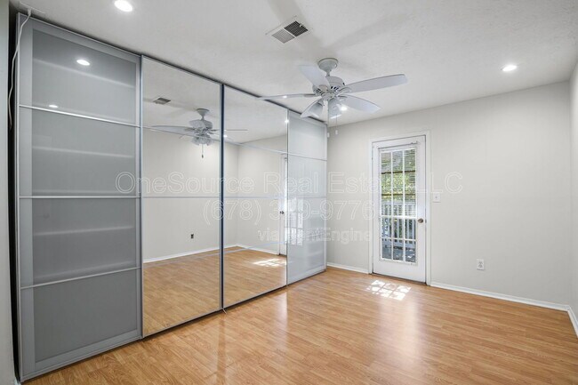 Building Photo - 2110 Augusta Dr