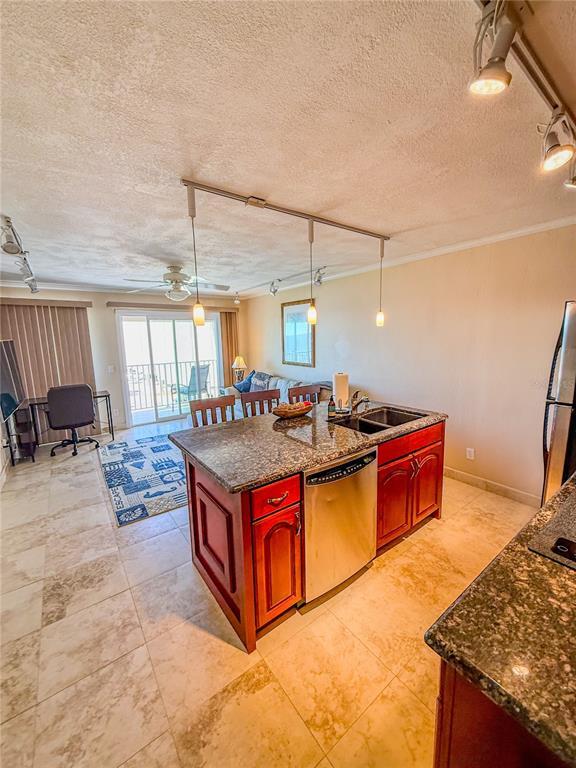 Building Photo - 2506 N Rocky Point Dr