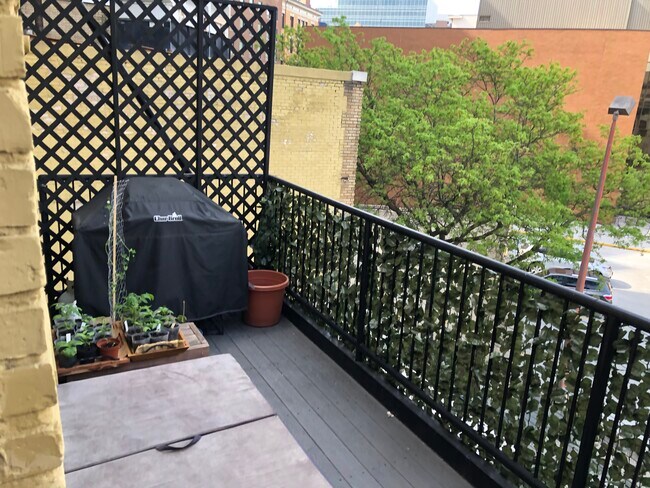 Building Photo - 56 Monroe Center St NW