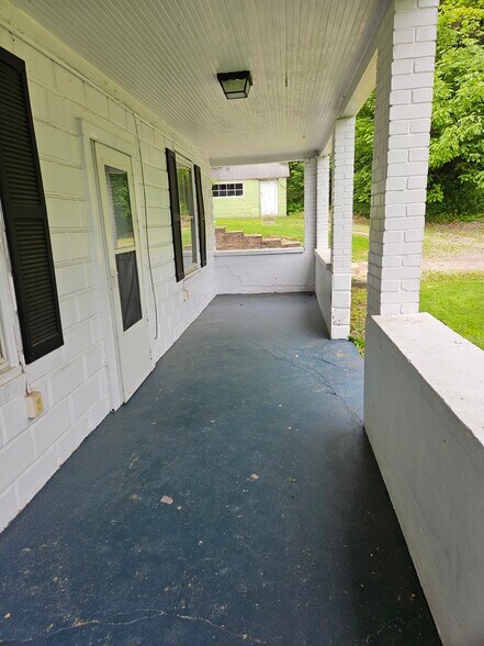 Building Photo - 1296 Butler Rd