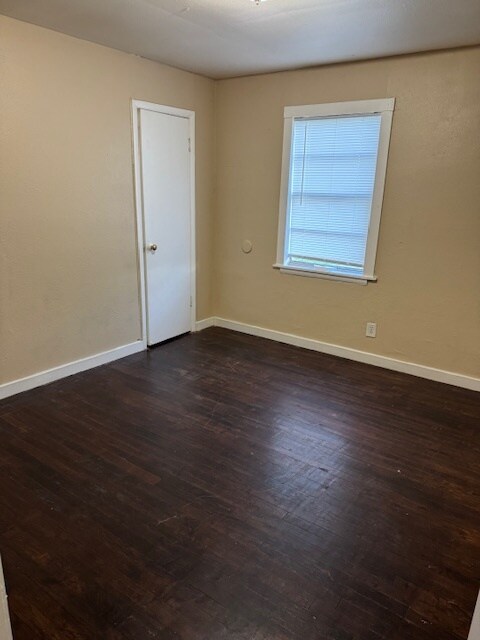 Building Photo - 850 Elwood St