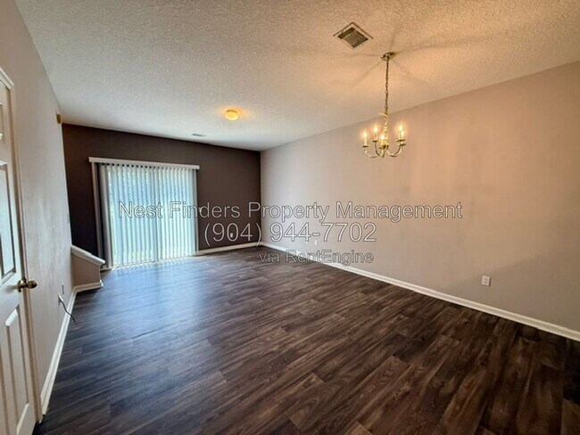 Building Photo - 518 Scrub Jay Dr