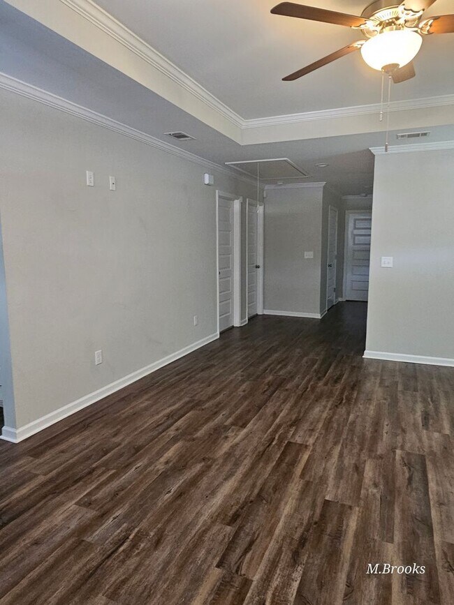Building Photo - 1704 Almond Tree Pl