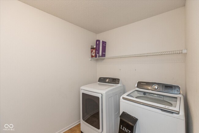 Building Photo - 2372 Cedarmill Dr