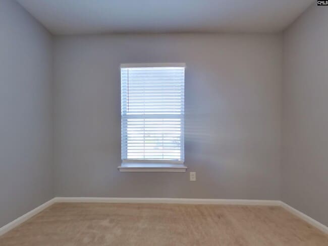 Building Photo - 156 Springway Dr