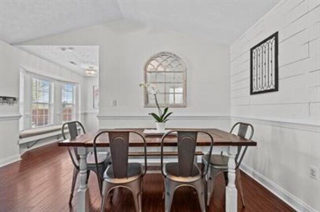 Building Photo - 600 S Buckeye Dr