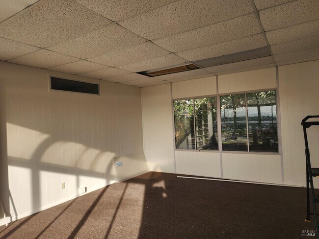 Building Photo - 102 Ohio St