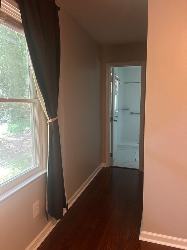 Building Photo - Charming 3BR House in Raleigh