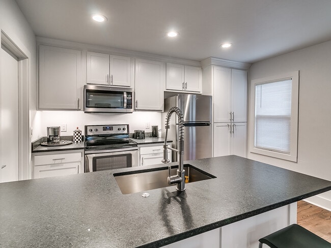 Building Photo - Heart of Plaza District