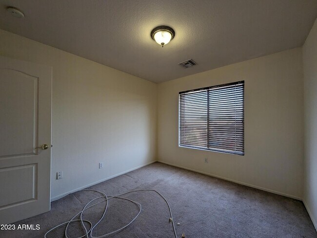 Building Photo - 5794 W Golden Ln