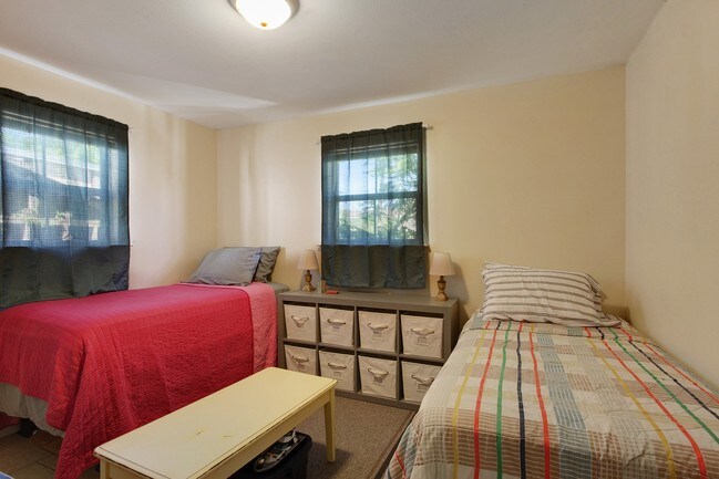 Building Photo - 803 Felicity St