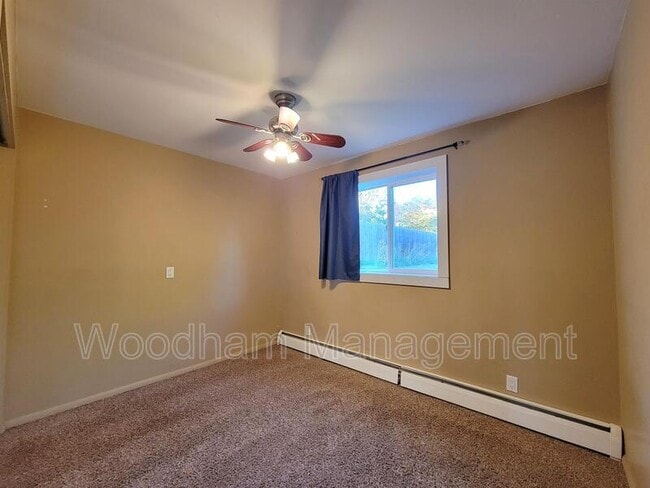 Building Photo - 511 N 16th Ave