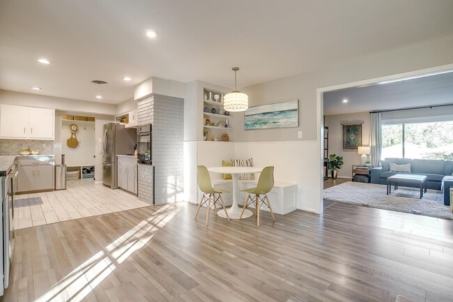 Building Photo - Beautiful Home on Corner Lot in South Hill...
