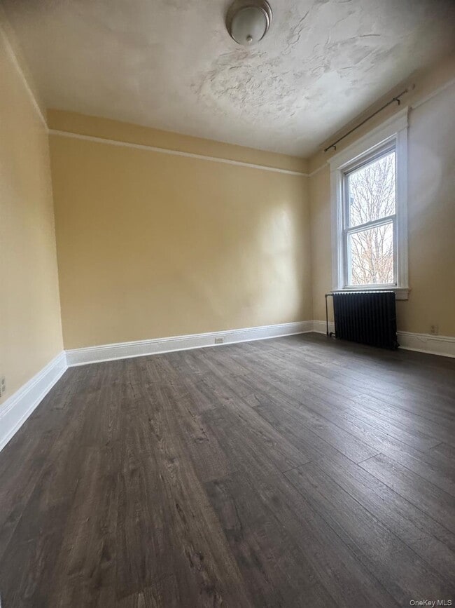 Building Photo - 141 Voss Ave