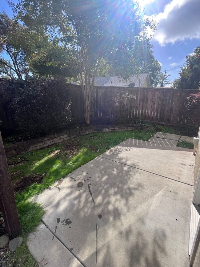 Building Photo - CUTE ONE BEDROOM ONE BATH HOME IN GRANITE BAY!!