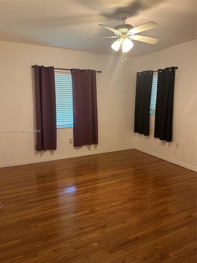 Building Photo - 5340 Orduna Dr