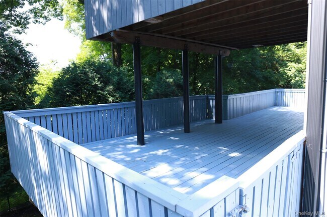 Building Photo - 132 Woodland Dr