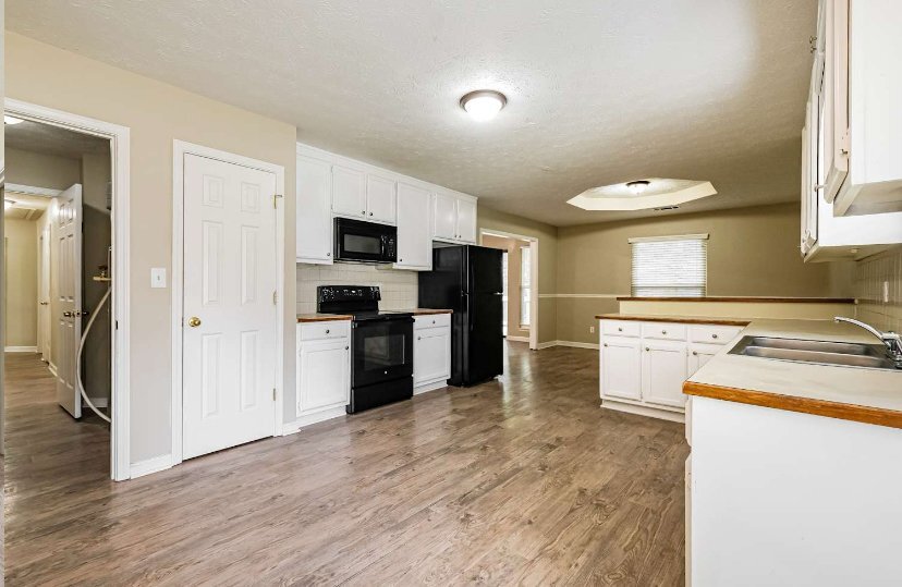 Building Photo - 1570 Canberra Dr