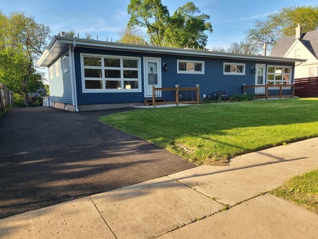 Primary Photo - 1210 Indian Ave