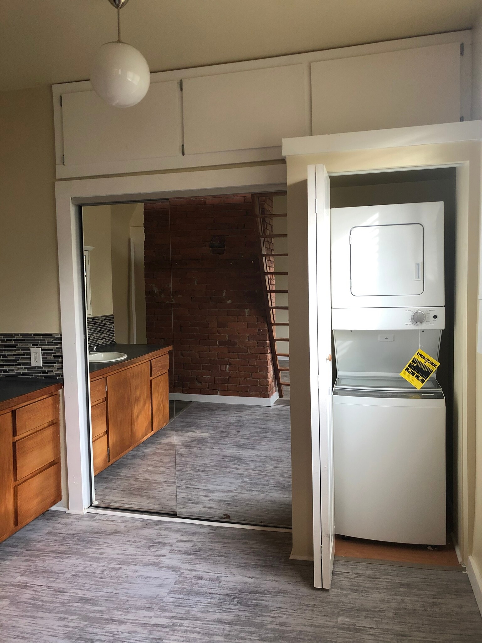 Building Photo - 5511 Claybourne St