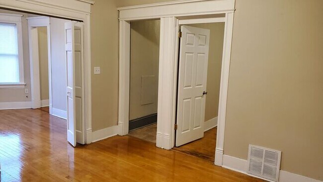 Building Photo - Remodeled Riverwest 3 Bedroom + Office Upp...