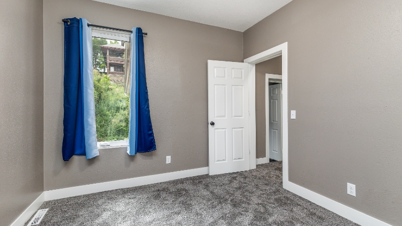 Building Photo - 561 Loras Blvd