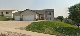 Building Photo - ~ APPLICATIONS PENDING ~ 4 Bedroom, 3 Bath...
