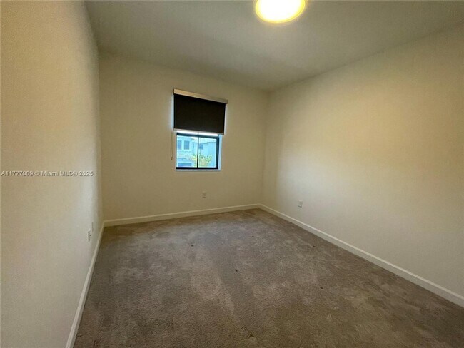 Building Photo - 28526 SW 134th Ave
