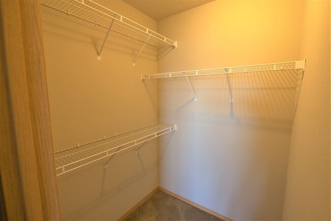 Building Photo - 3 Bedroom in a Convenient Location