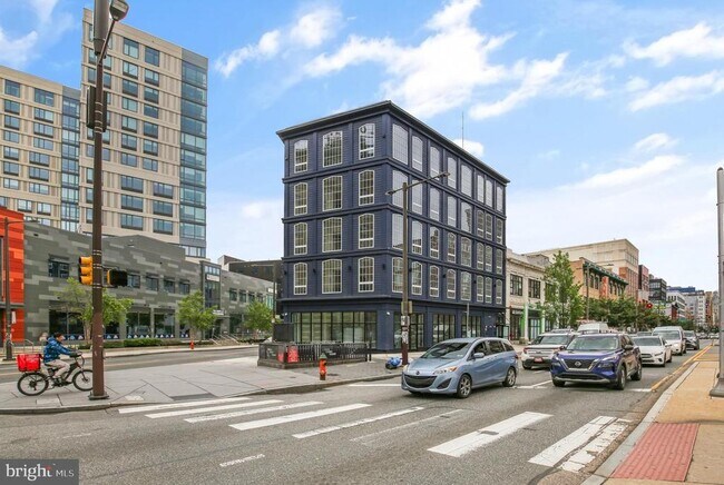 Building Photo - 689 N Broad St