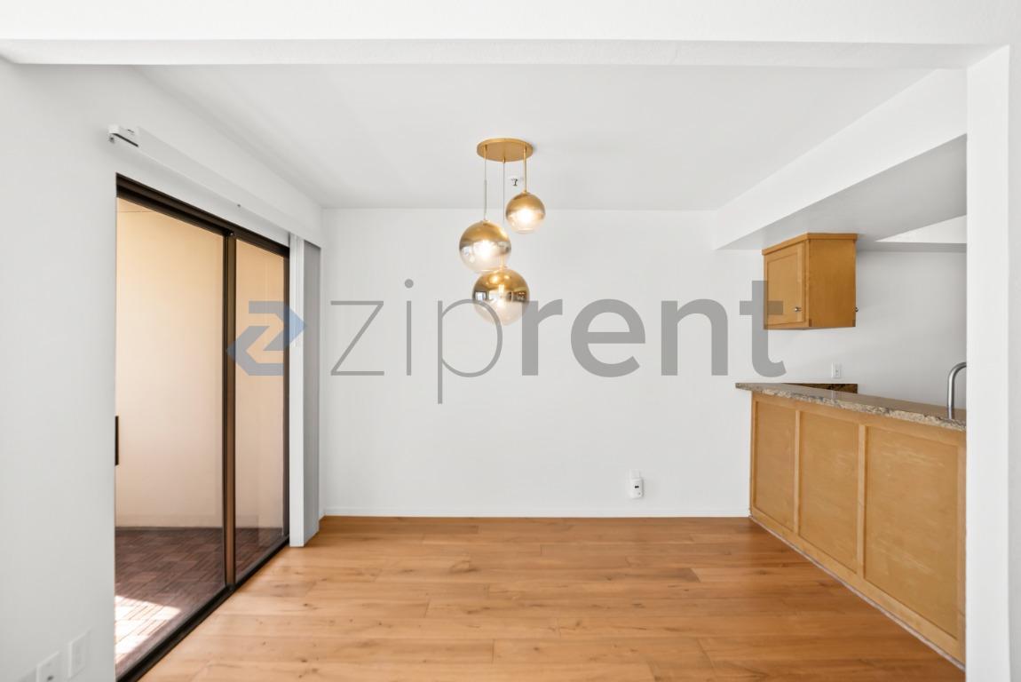 Building Photo - Unit 454