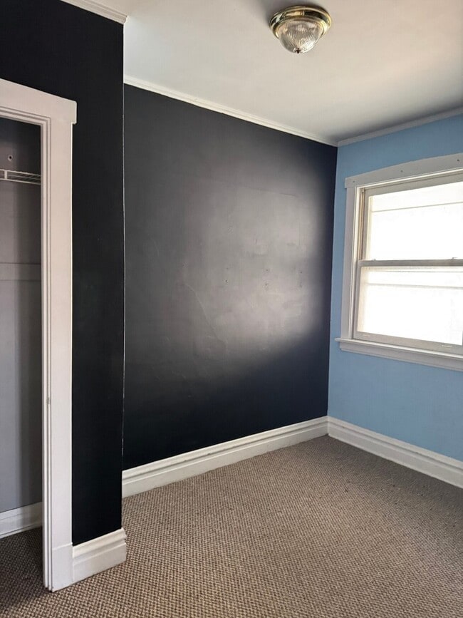 Building Photo - 4741 N Kilbourn Ave