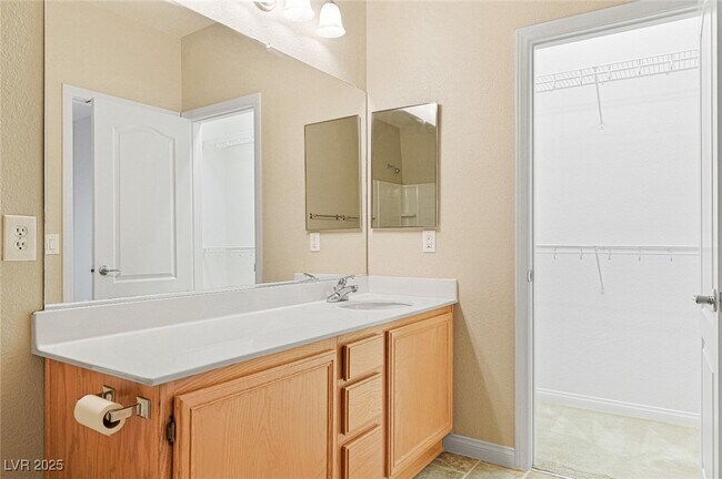 Building Photo - 7322 Fools Gold St