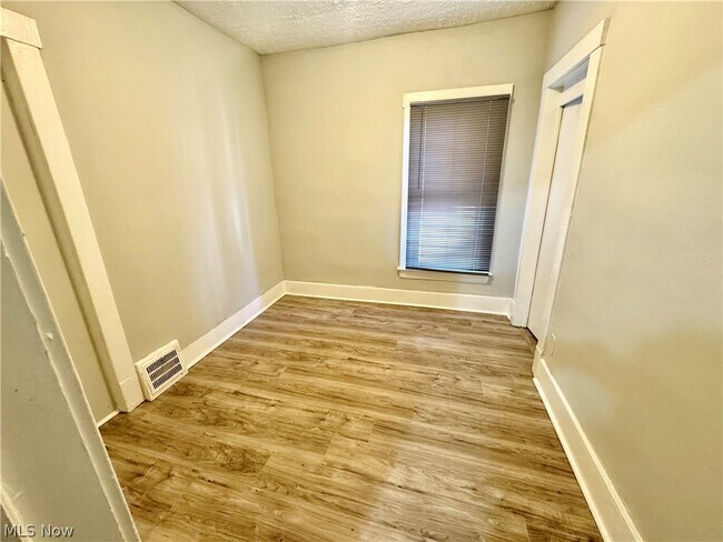 Building Photo - 2020 Corning Ave