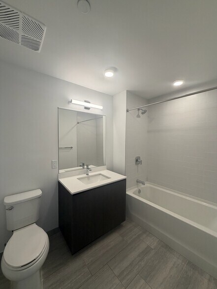 Building Photo - 100 NE 23rd St