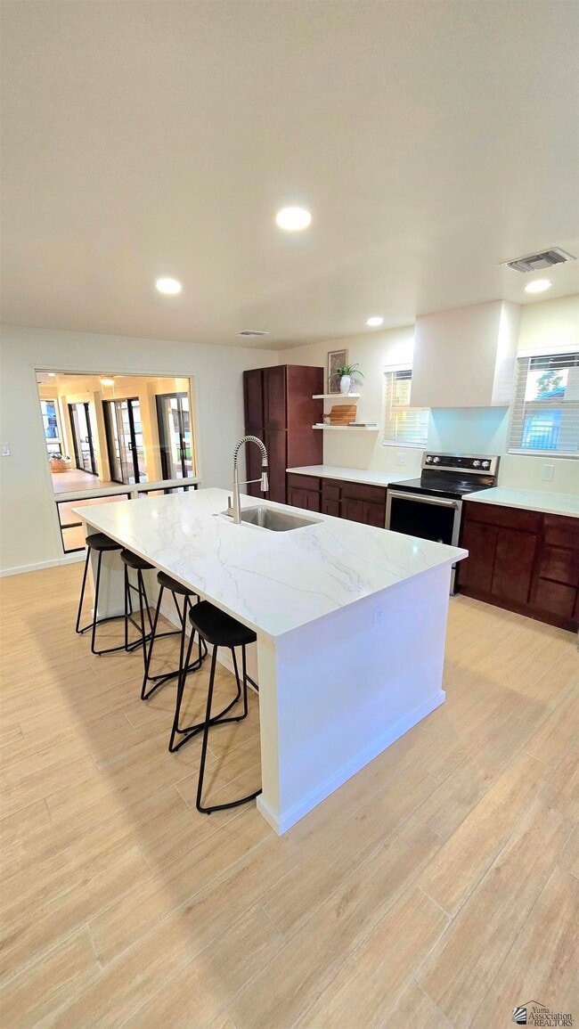 Building Photo - 2008 S 14th Ave