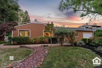 Building Photo - Beautifully Maintained Duplex in Glen Ellen