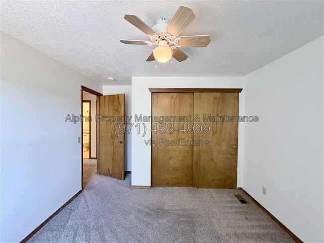 Building Photo - 7066 SW 156th Ave