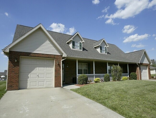 Primary Photo - 1449 Wilshire Cir
