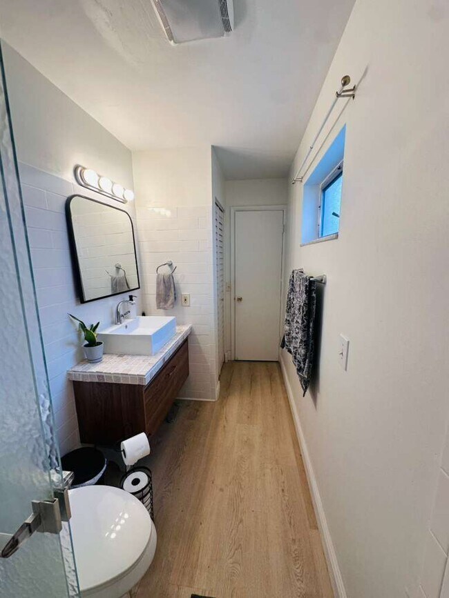 Building Photo - 2441 SW 82nd Ave